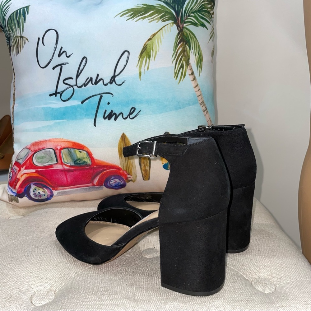Gianni Bini NWT! Suede Black Ankle Block Heel Size 8.5